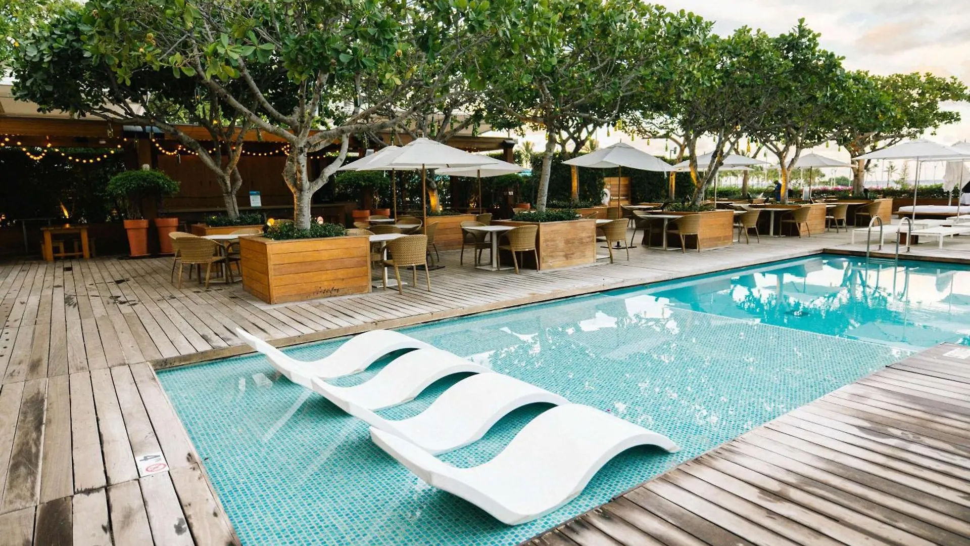 ***  Hotel Hilton Vacation Club The Modern Honolulu Estados Unidos