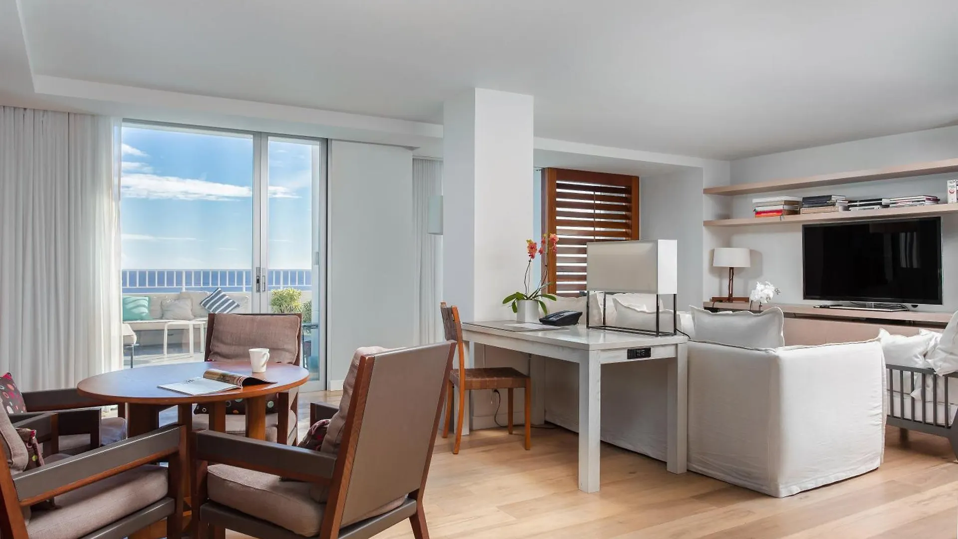 Hilton Vacation Club The Modern Honolulu Hotel